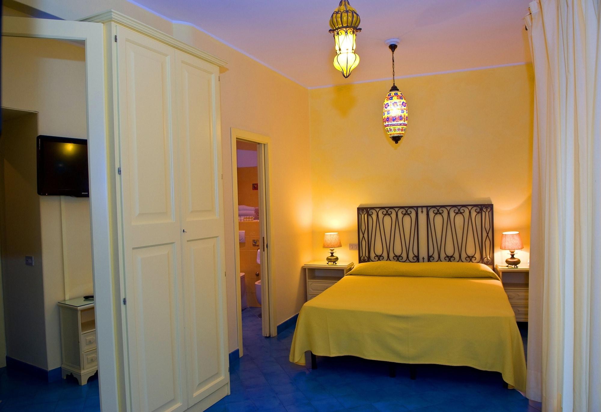 Hotel Palladio จีอาร์ดีนี นักซอส ภายนอก รูปภาพ