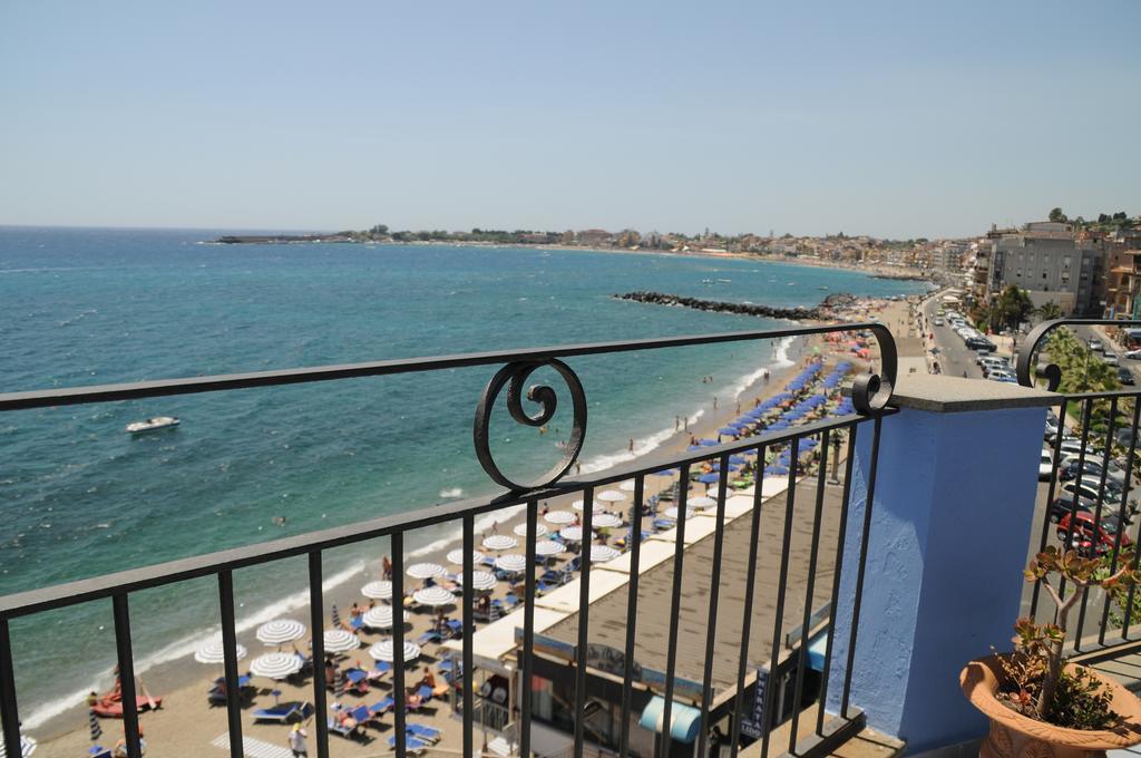 Hotel Palladio จีอาร์ดีนี นักซอส ภายนอก รูปภาพ